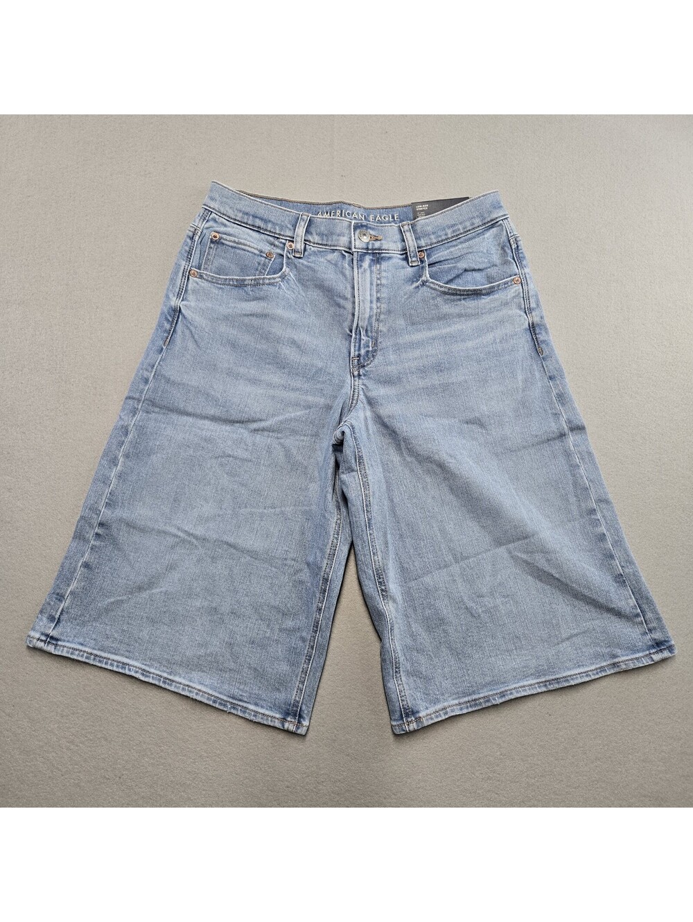 American Eagle Low-Rise Stretch 15" Jort Womens 6 Light Wash Denim NWT 6332